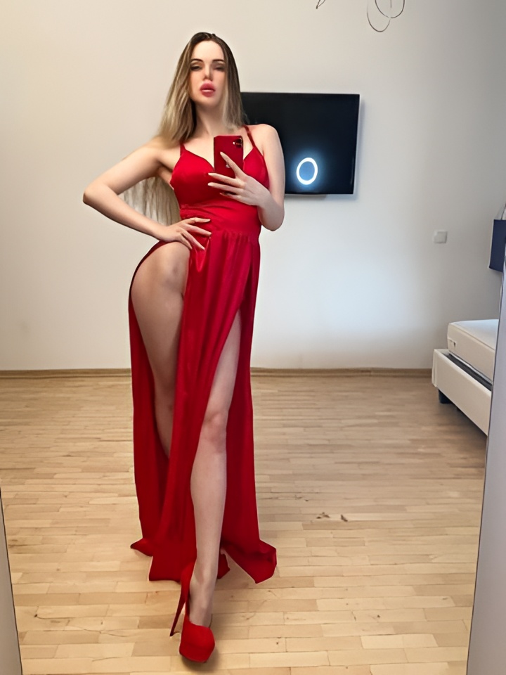 Олеся привлекательная девушка из Вилючинска цена от 2500 руб