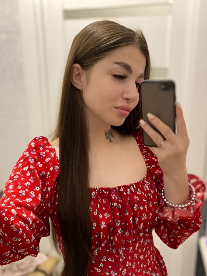 Рада привлекательная девушка из Вилючинска цена от 2500 руб