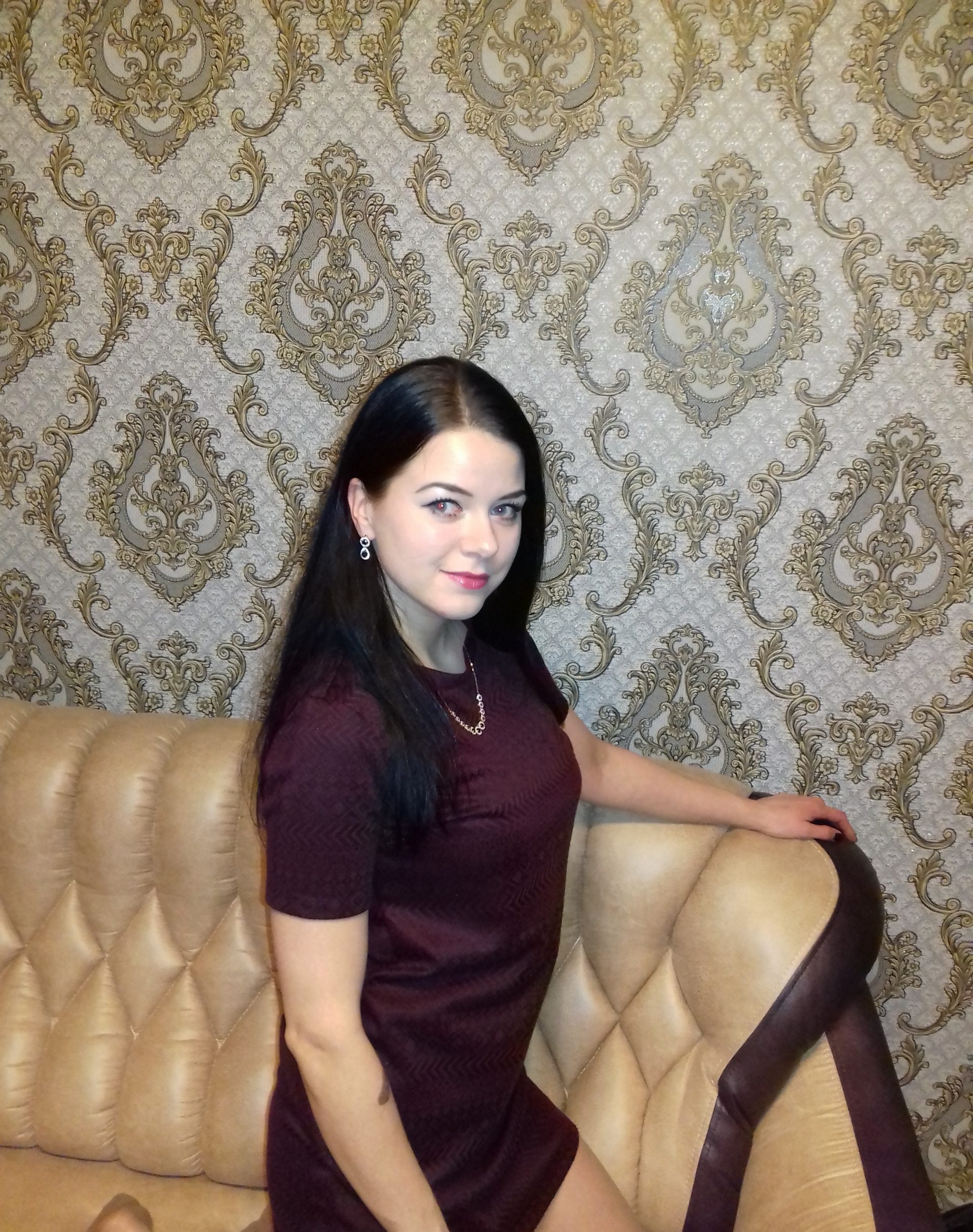 Надя привлекательная девушка из Вилючинска цена от 2500 руб